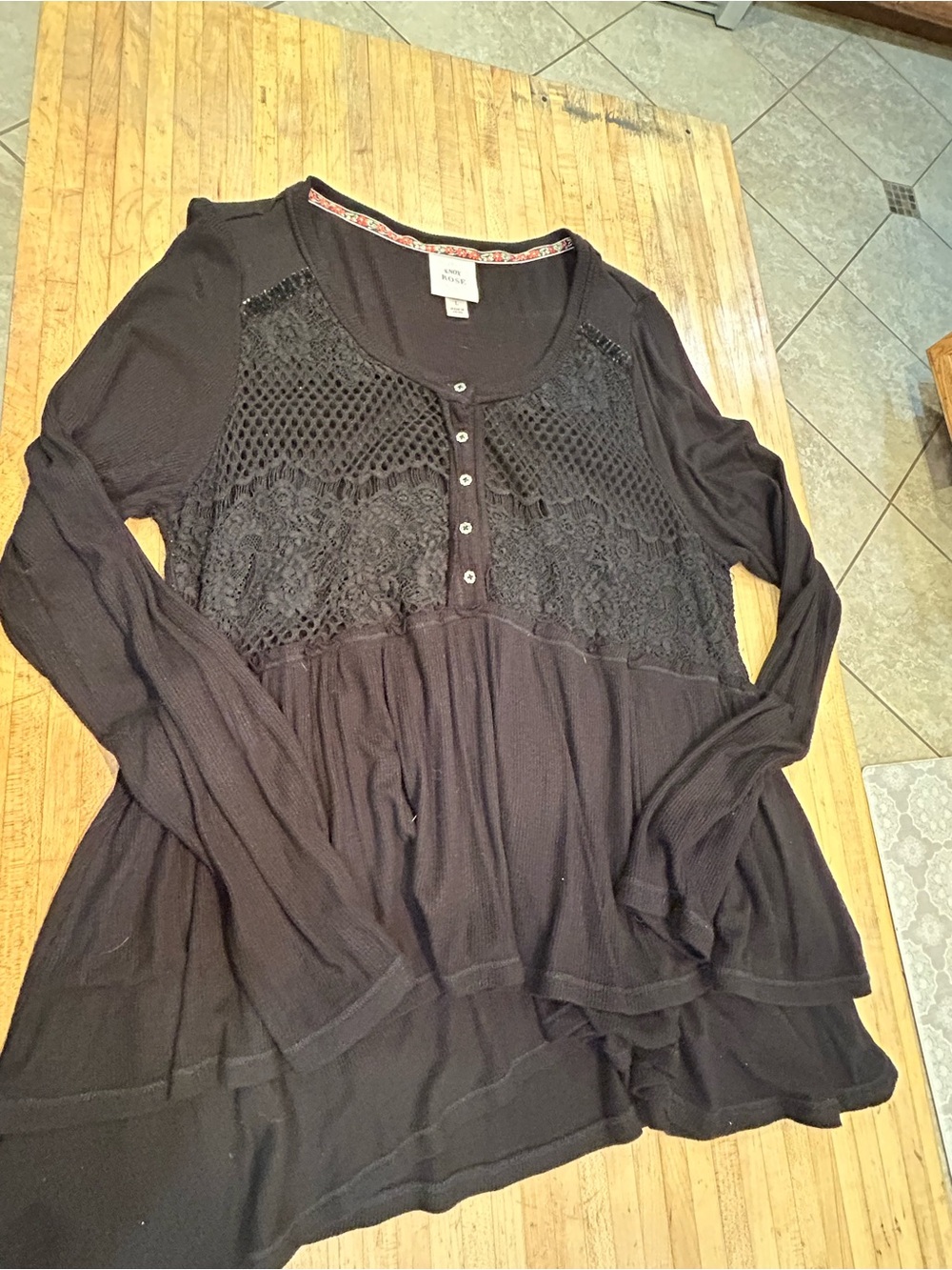 Knox Rose Black Long-Sleeve Lace Paneled Henley Top